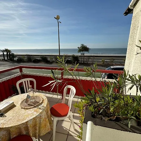 Spacious Family Nest Facing The Sea Apartment *