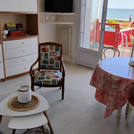 Spacious Family Nest Facing The Sea Apartment *